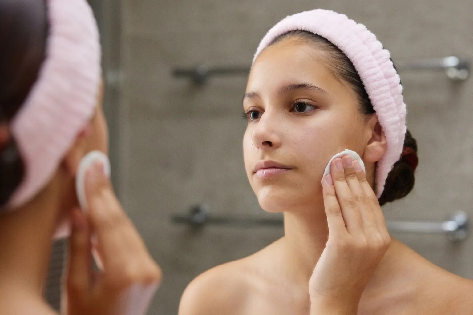 Skinimalism: Warum weniger Pflegeprodukte Ihre Hautbarriere retten